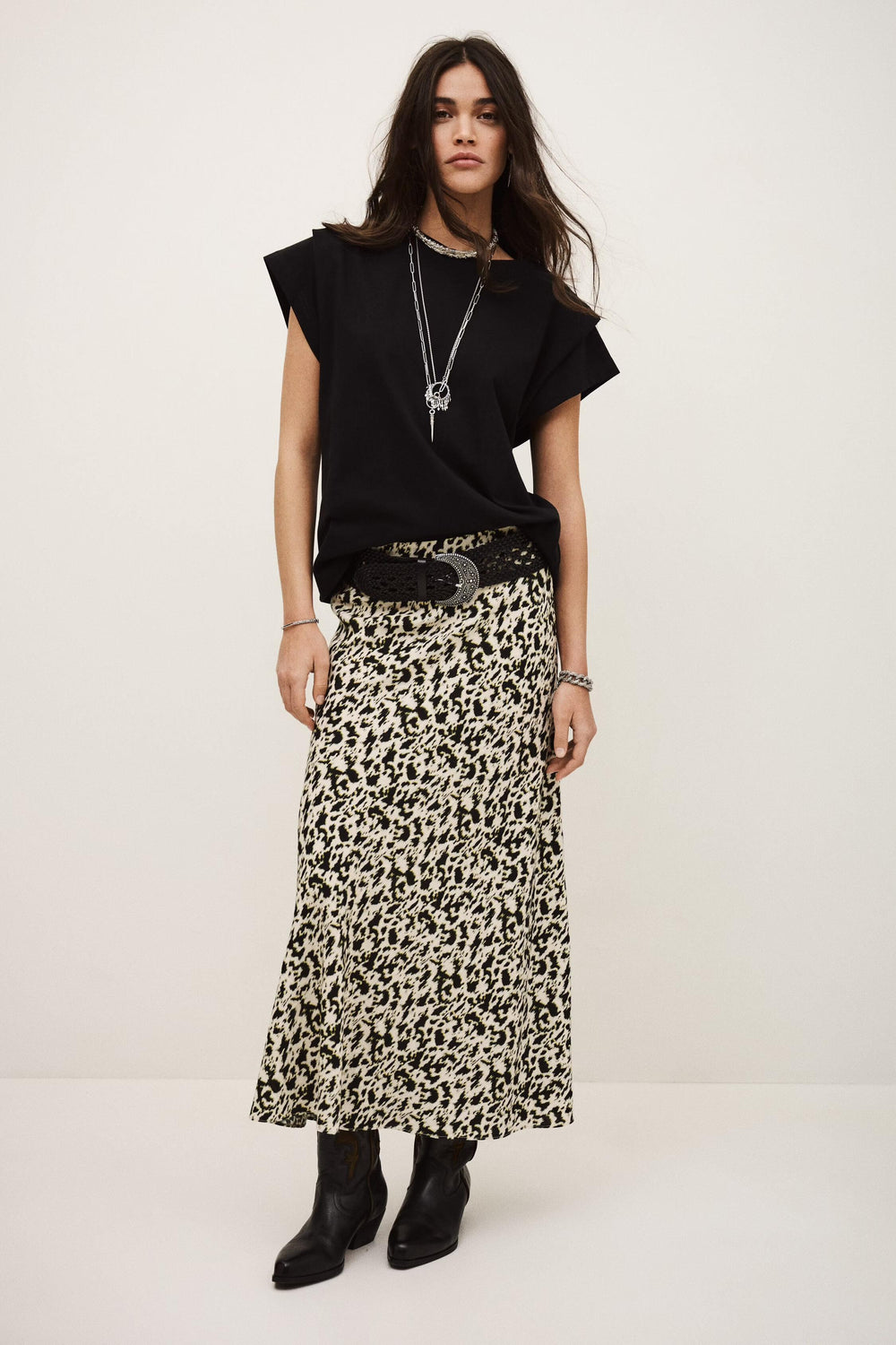 Asymmetrical Midi Skirt Paena Off-White