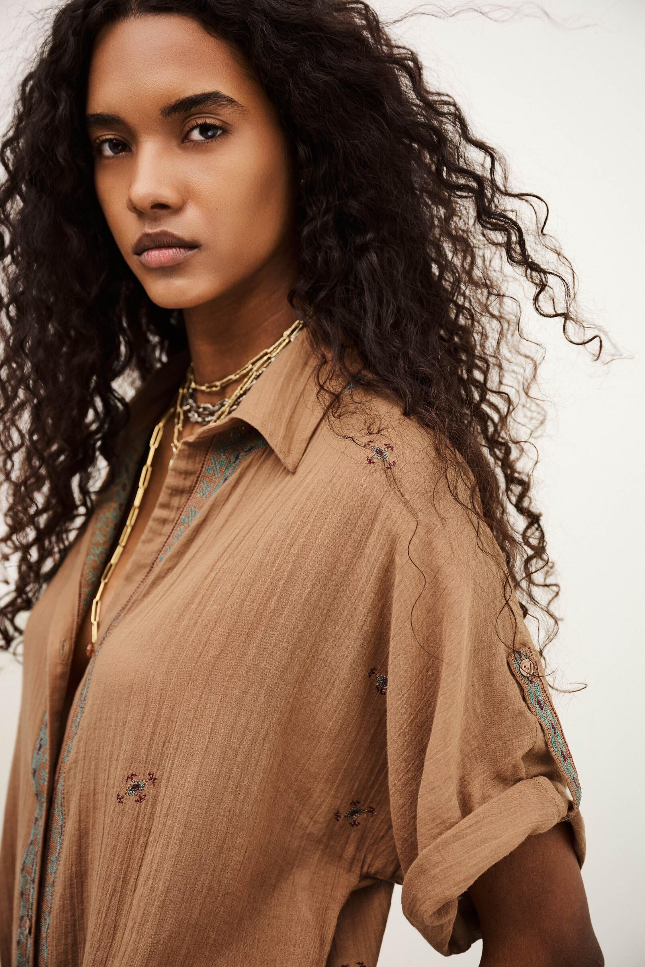 Embroidered Shirt Daela Beige