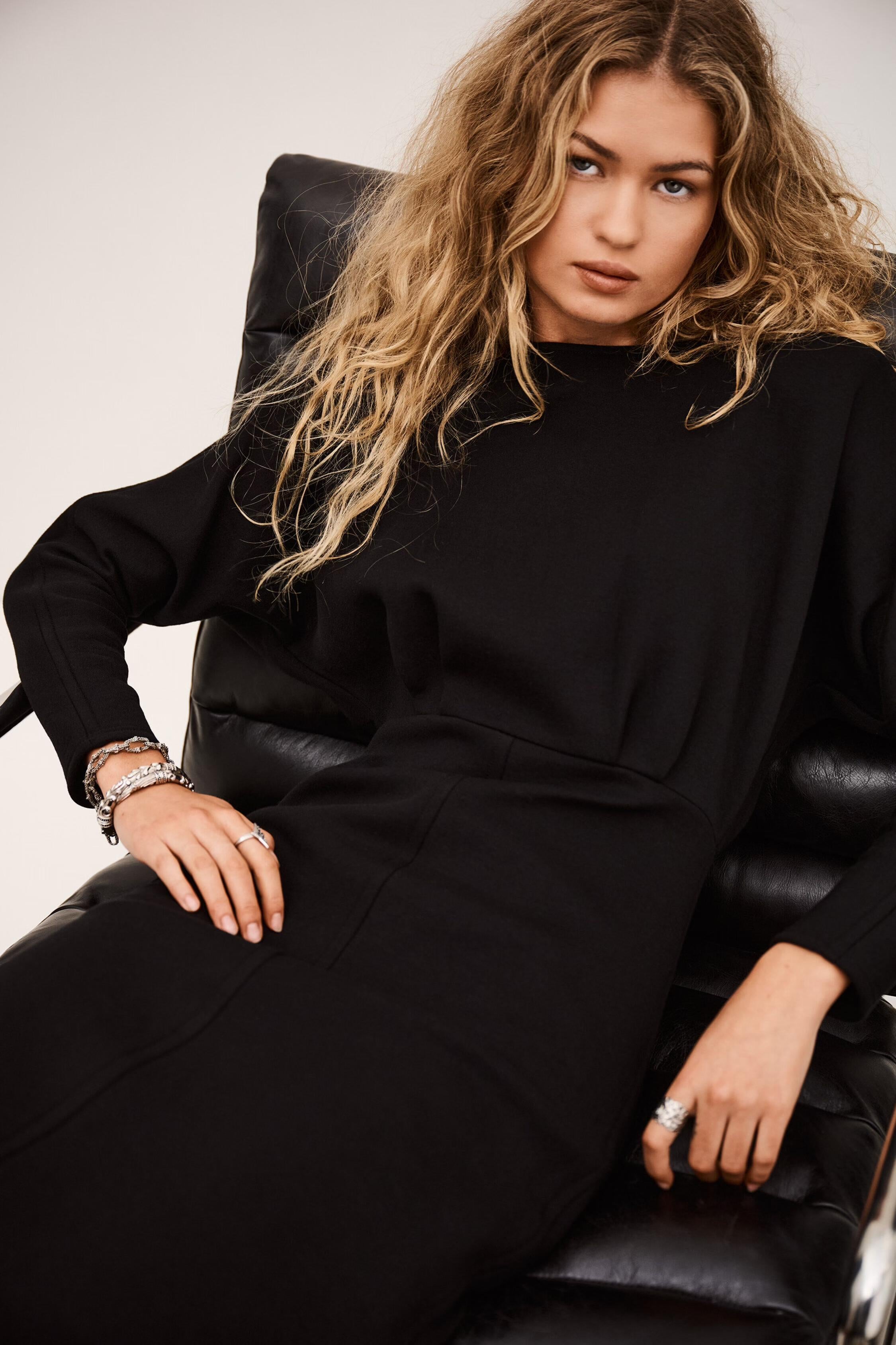Elegant Midi Dress Bryt Black