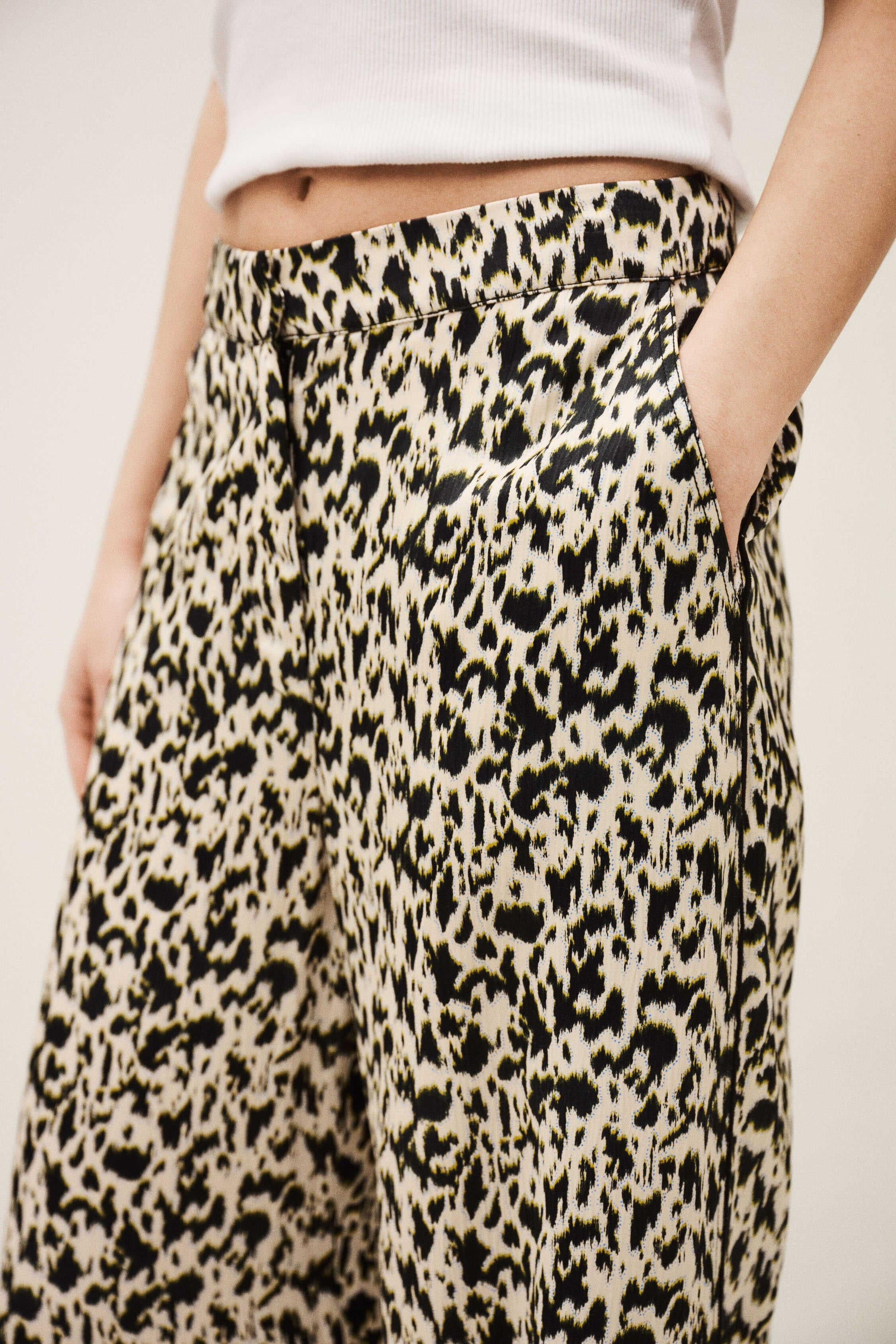 Loose-Fit Patterned Pants Plyde Off-White