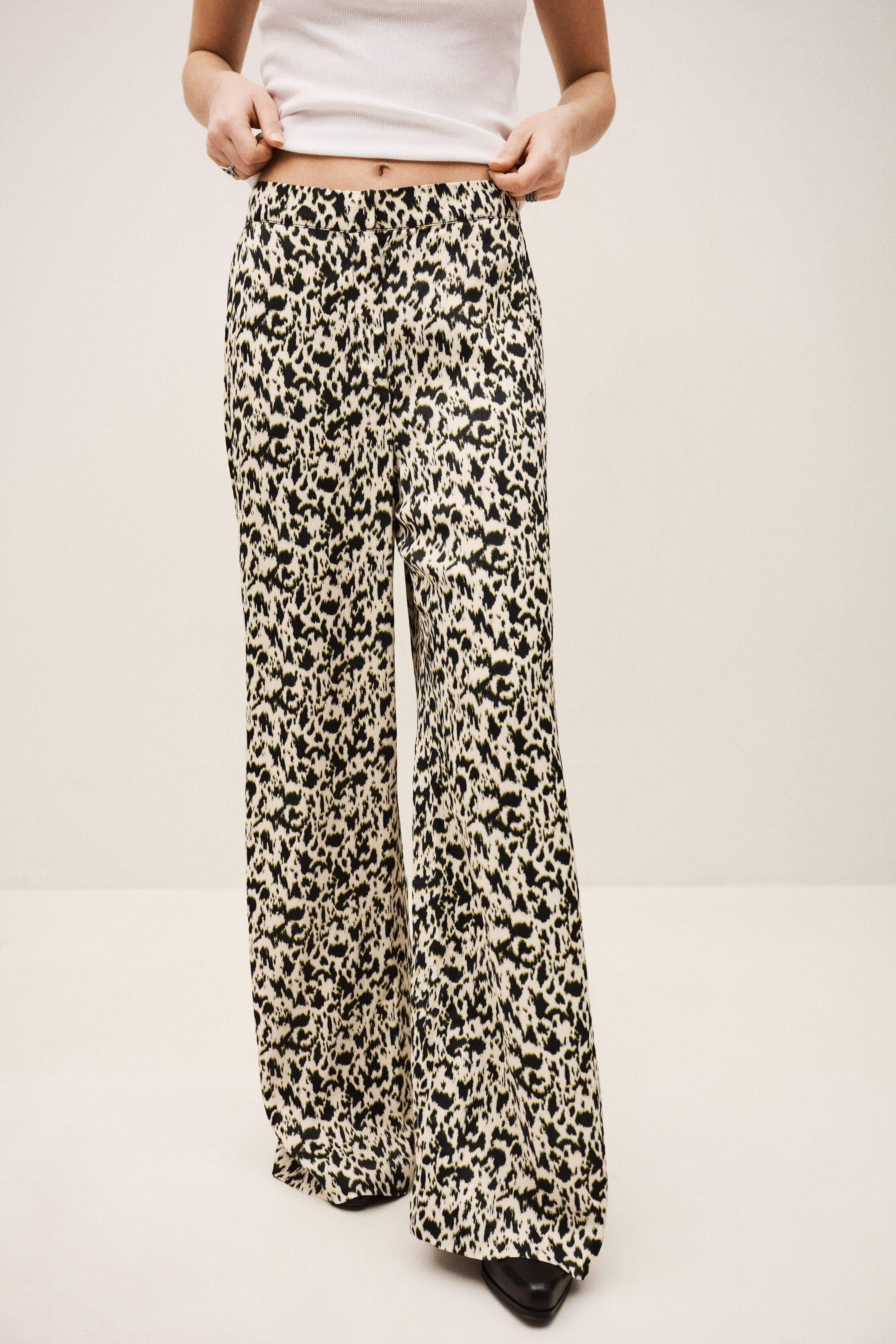 Loose-Fit Patterned Pants Plyde Off-White