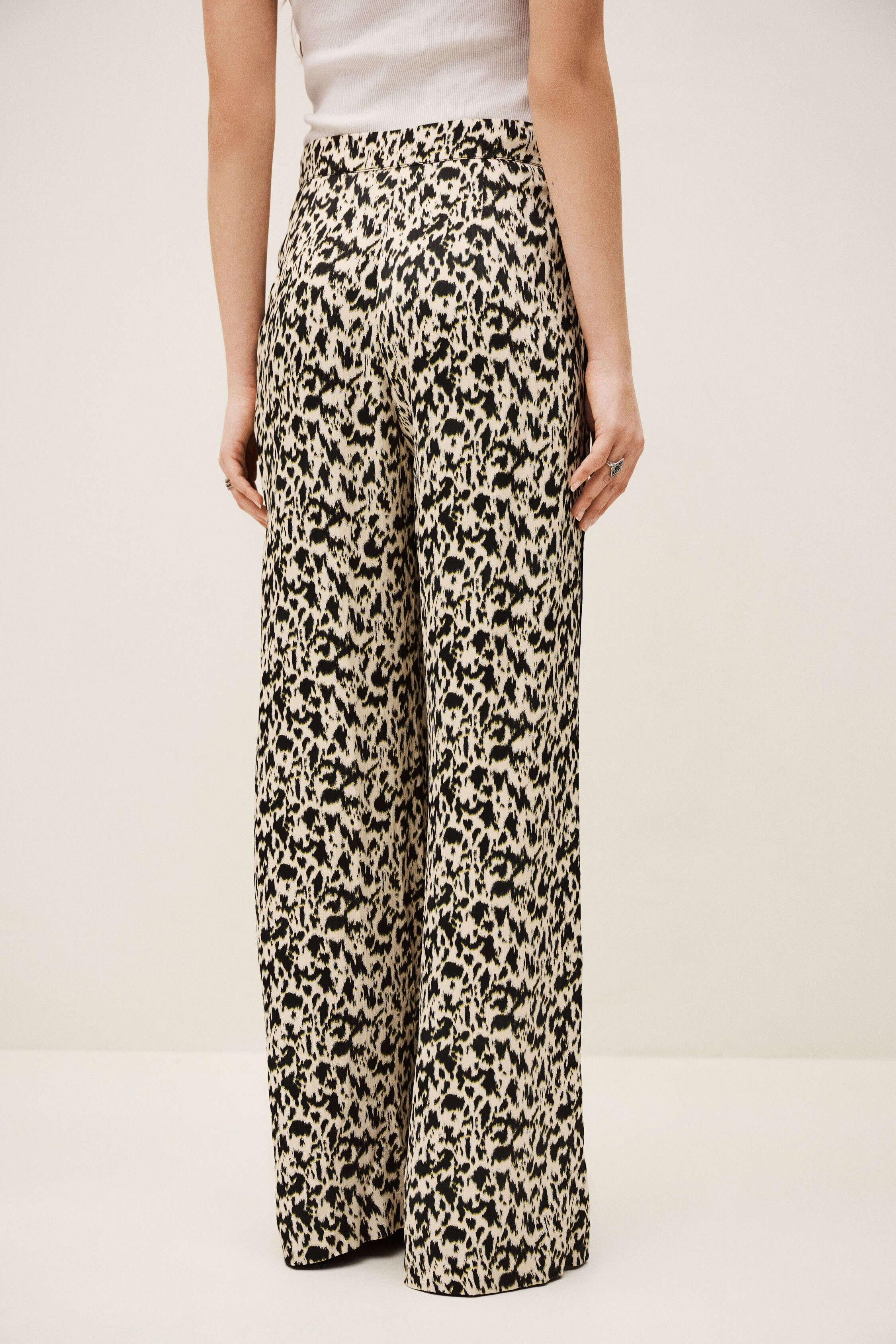 Loose-Fit Patterned Pants Plyde Off-White