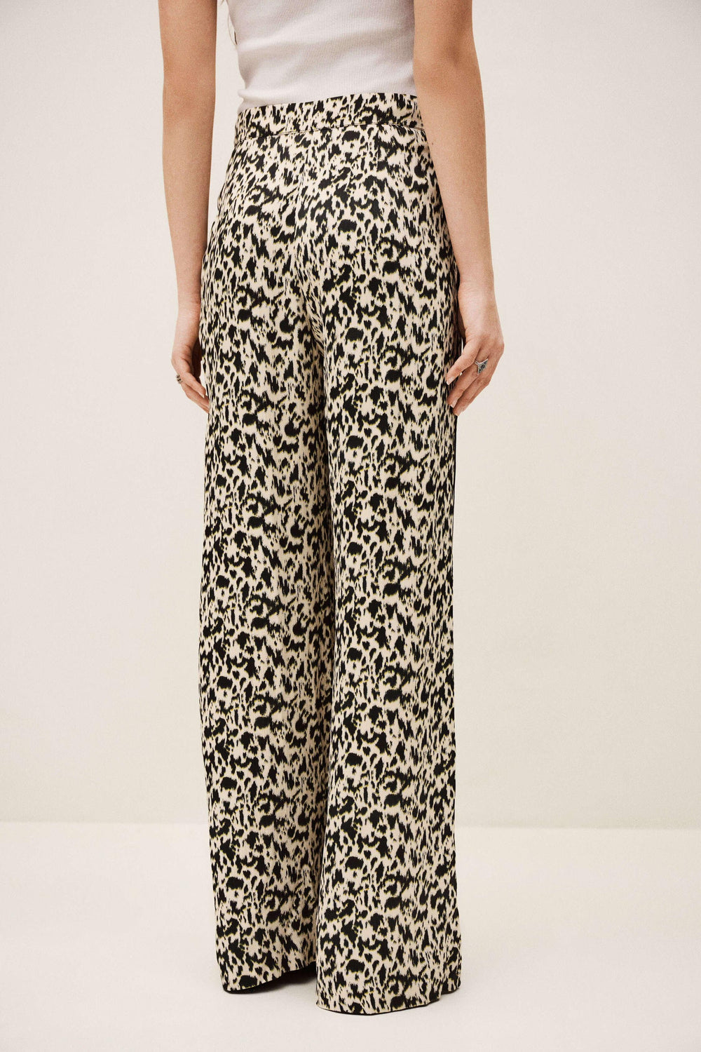 Loose-Fit Patterned Pants Plyde Off-White