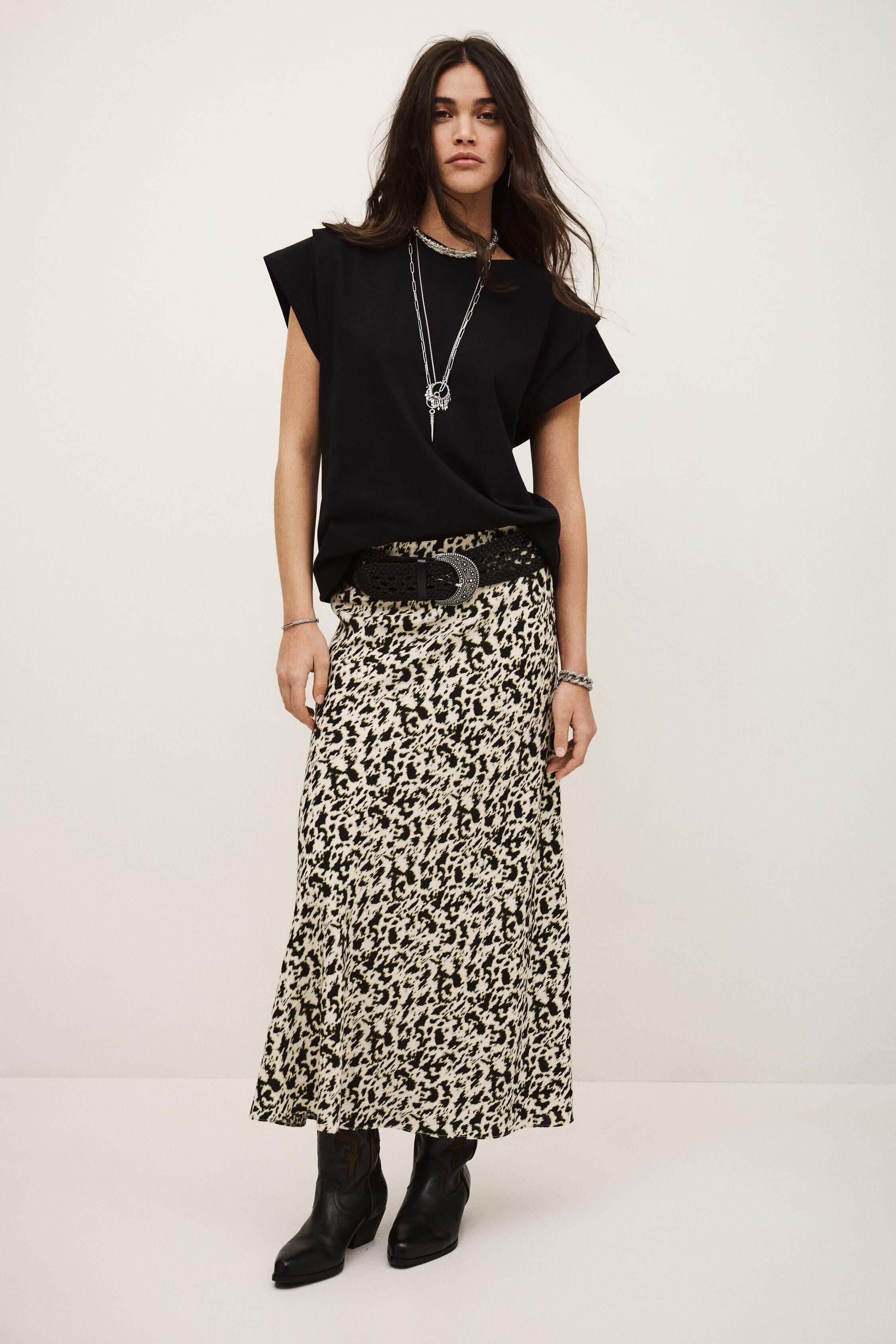 Asymmetrical Midi Skirt Paena Off-White