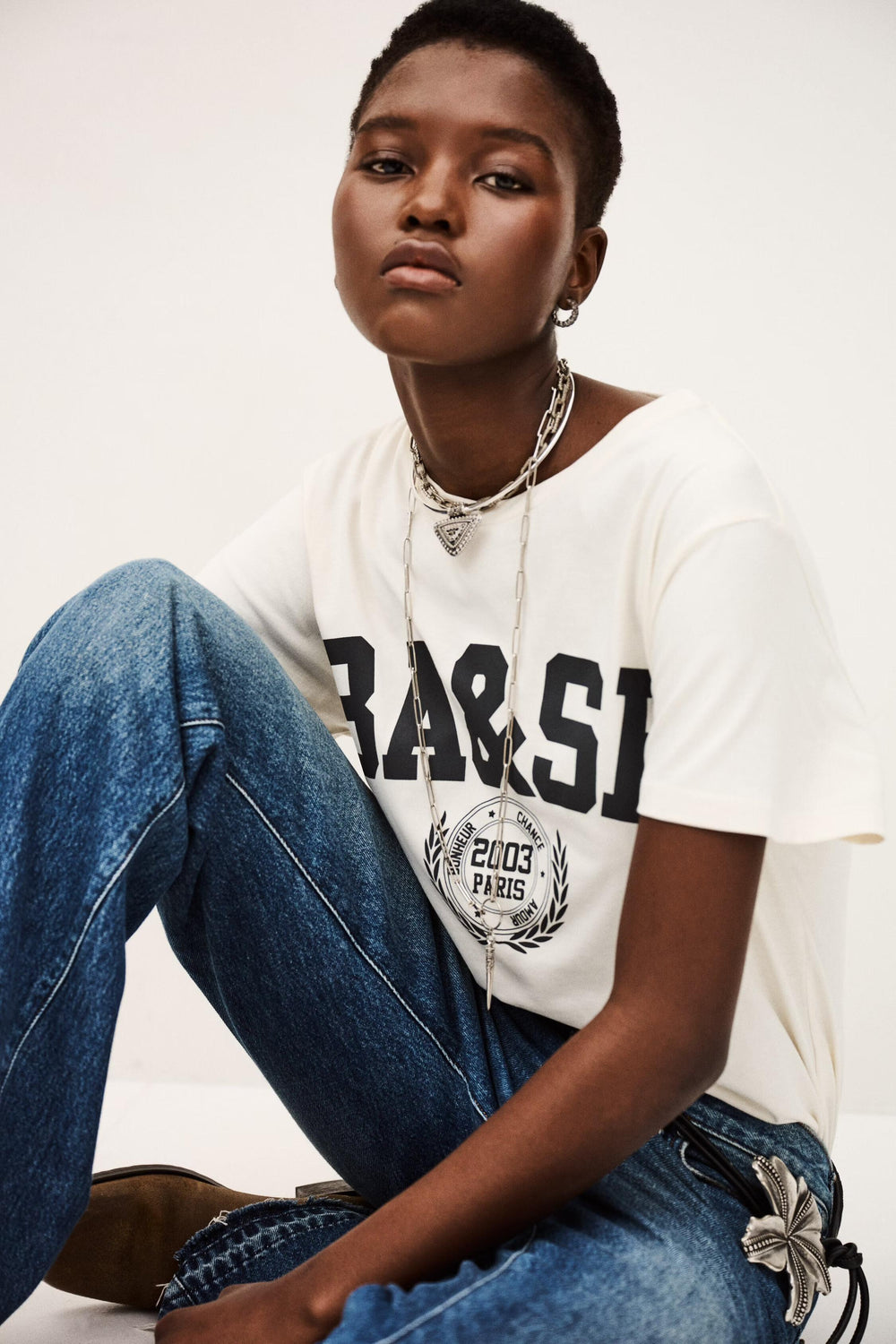 College Style T-Shirt Ioni Off-White
