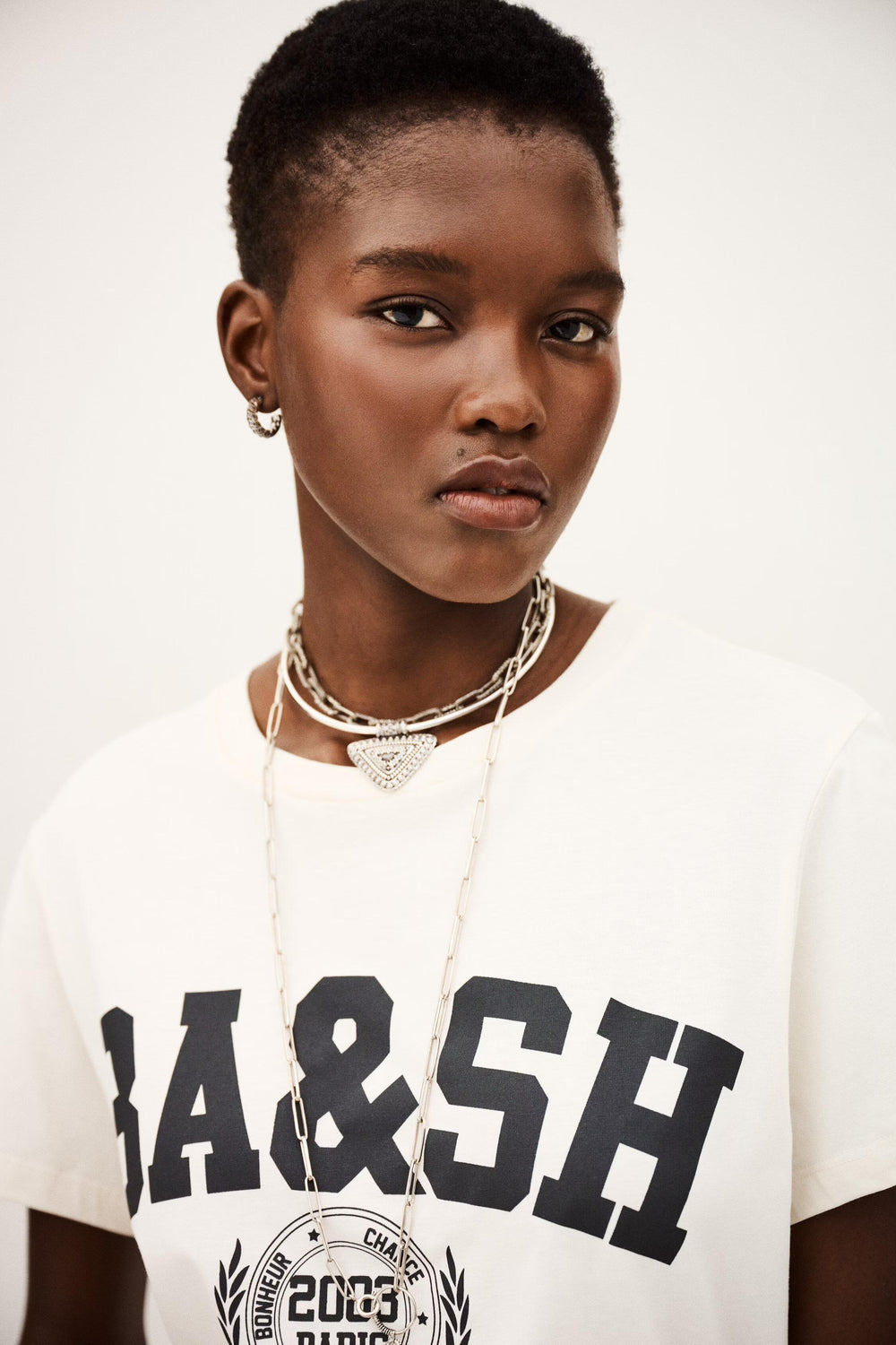 College Style T-Shirt Ioni Off-White