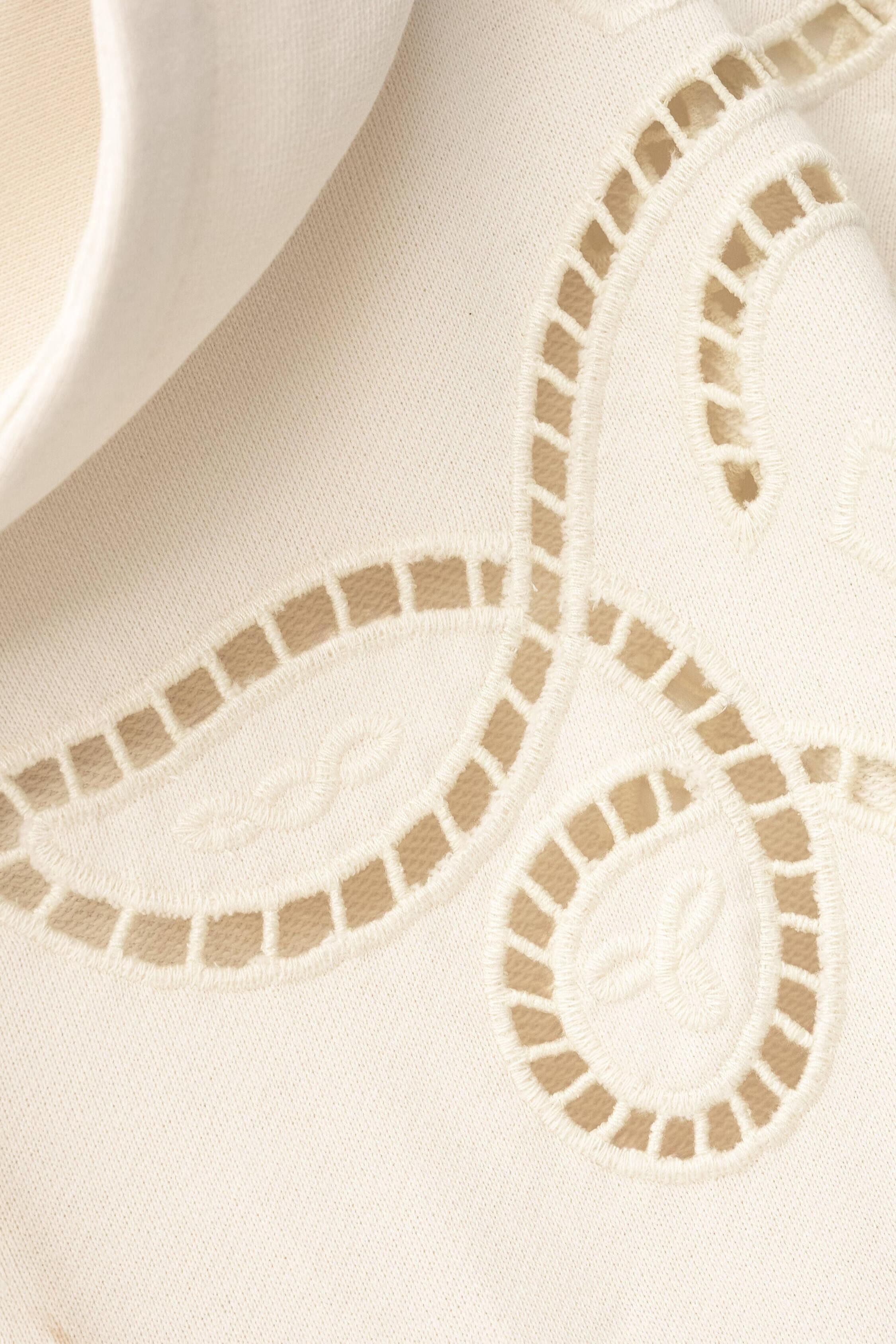 Embroidered Hoodie Beni Off-White