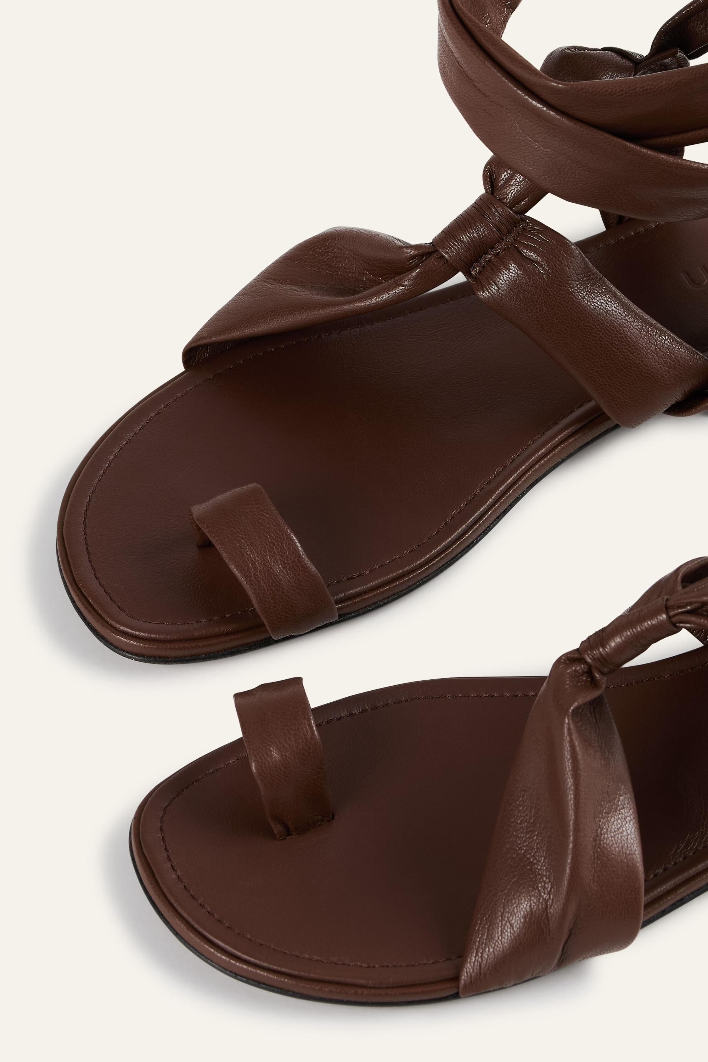 Flat Knotted Sandals Covilla Brown