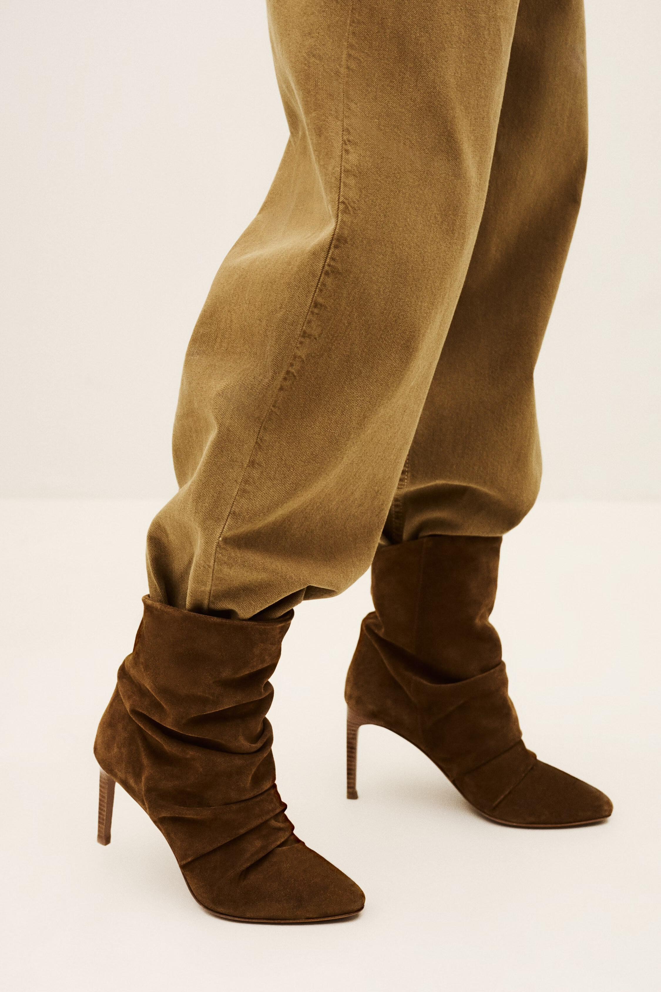High-Heeled Suede Ankle Boots Colivia Brown
