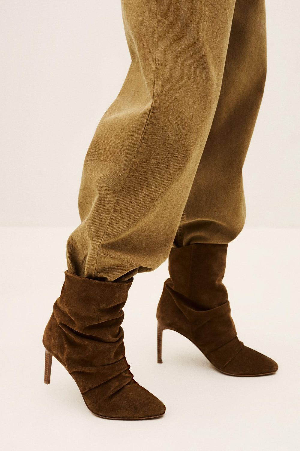 High-Heeled Suede Ankle Boots Colivia Brown