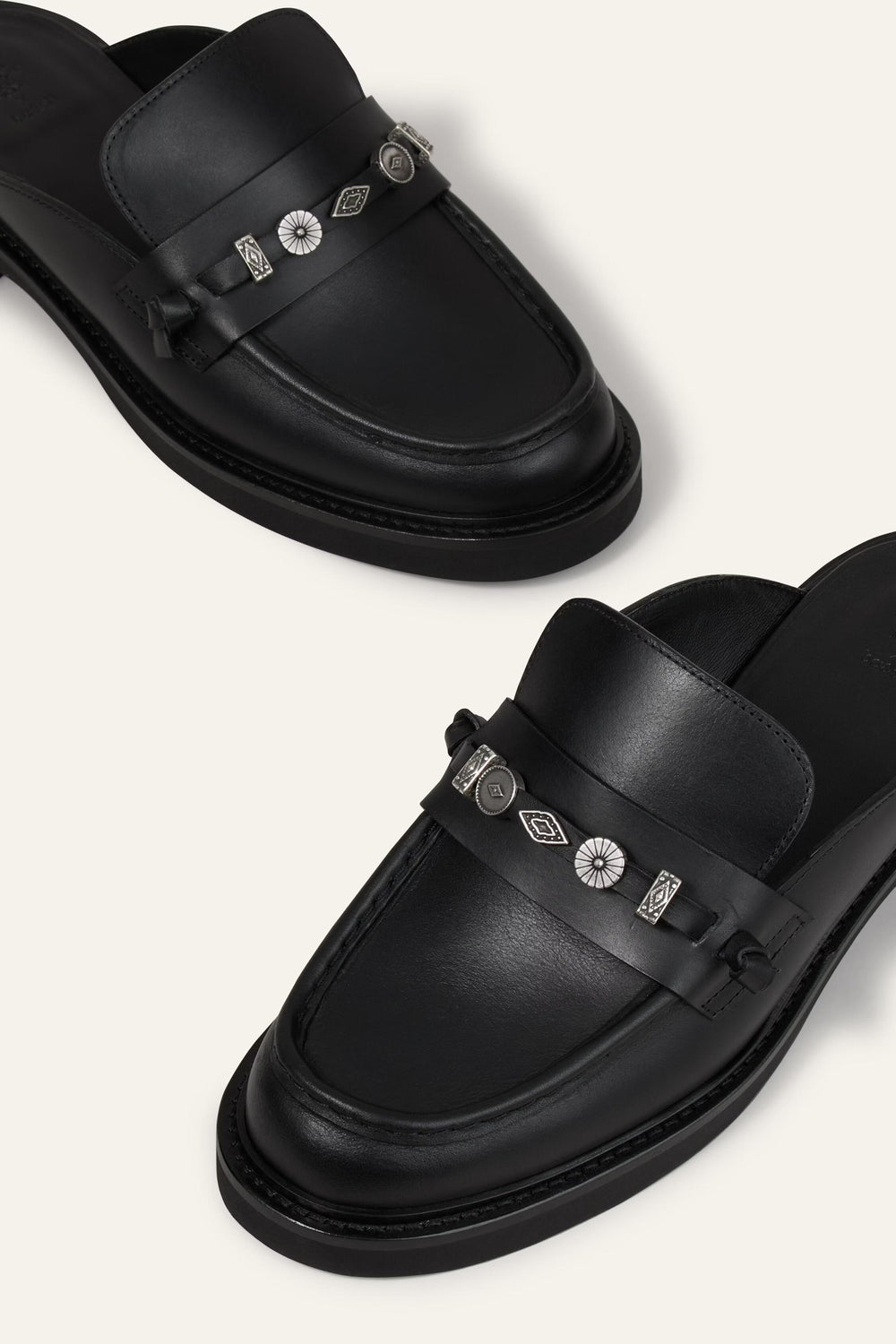 Huela Moccasins Black